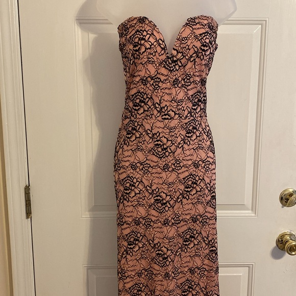 NWT Beautiful Maxi Strapless Pink Gown With Black Lace Overlay - Picture 4 of 6